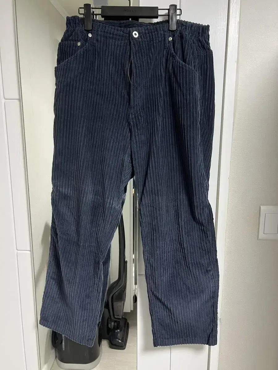 Naders / Corduroy Pants / Size 4