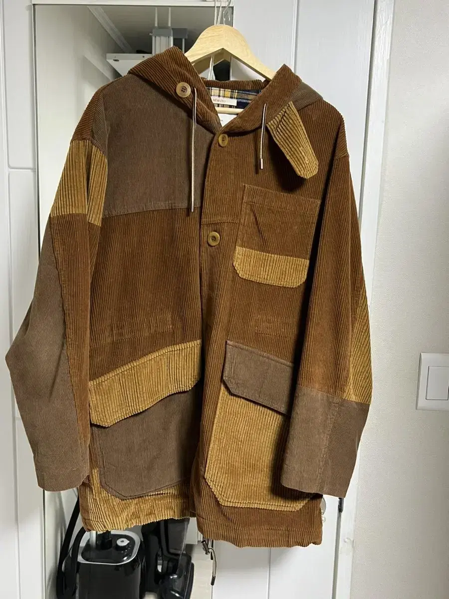 Beaker Original / Corduroy Coat Multi Patch / Size 2