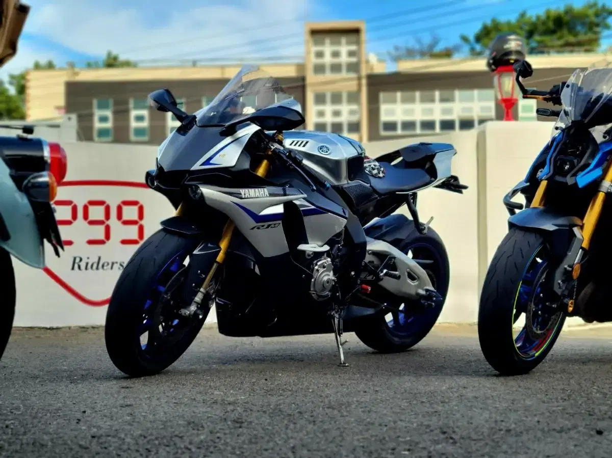 YAMAHA YZF R1M 7777골드번호