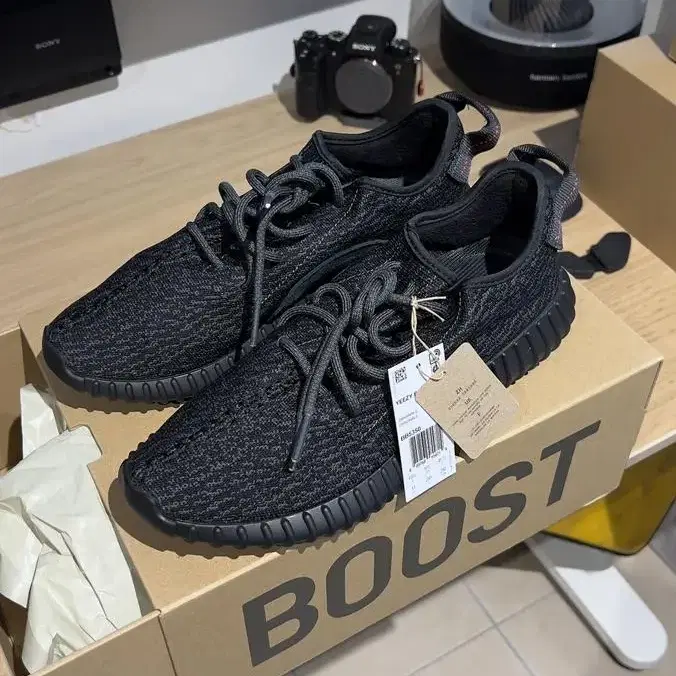 Yeezy 350 pirate black 2023 290