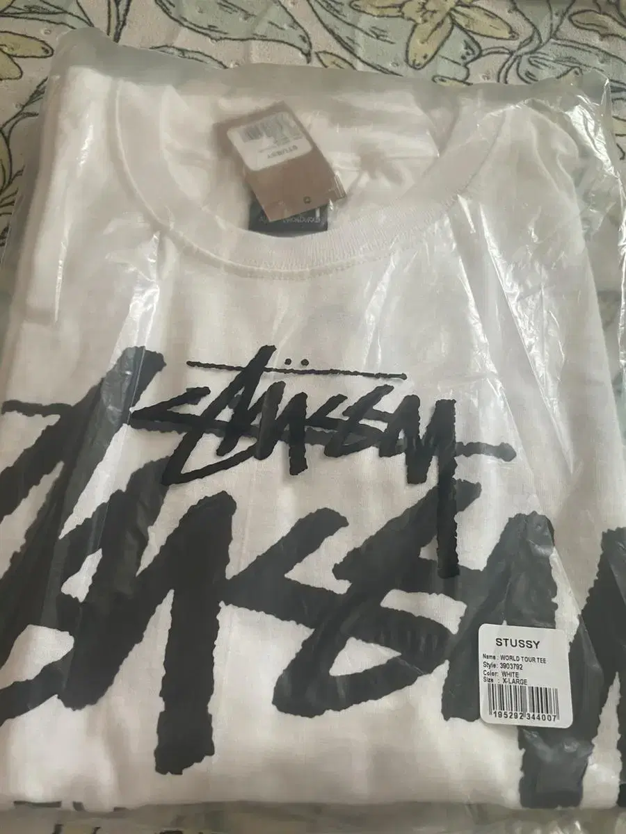 Stussy 2023 worldtour vahn white XL sells