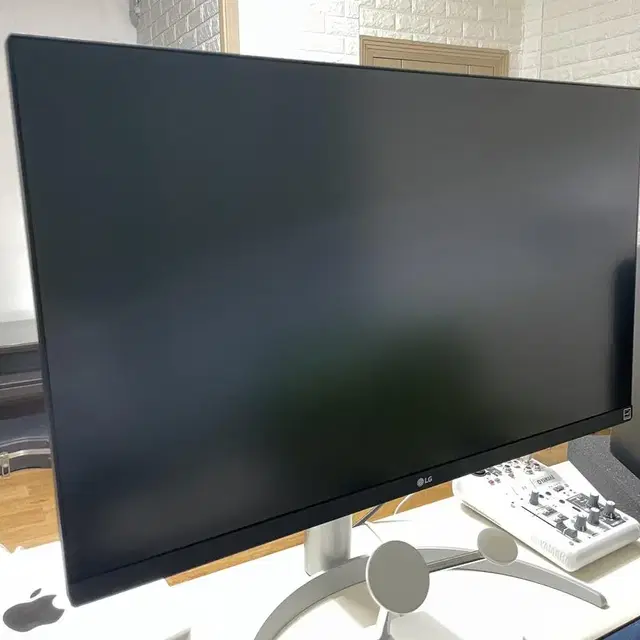 LG 울트라HD 모니터 4K 27인치 / 27UP650