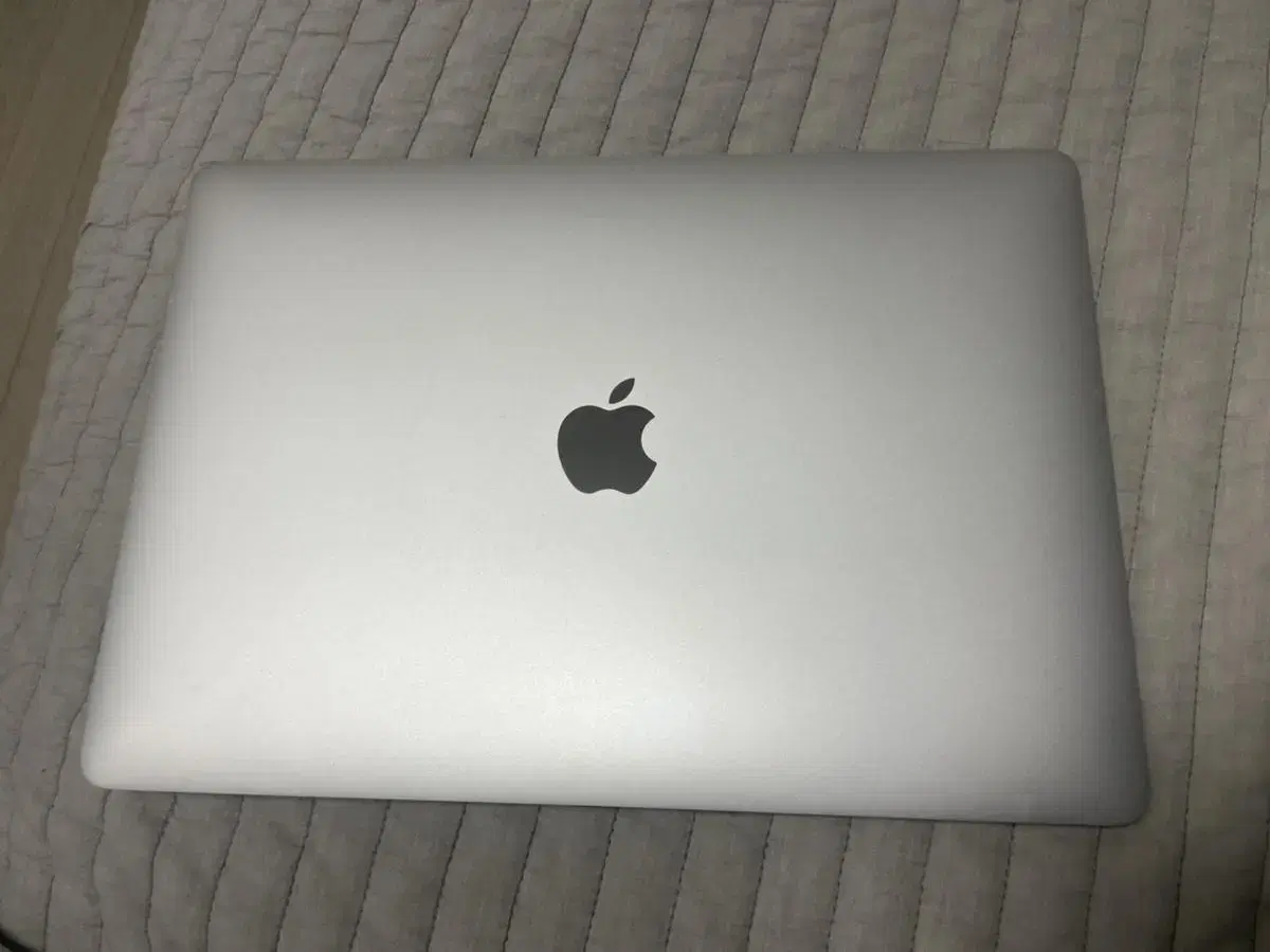 MacBook Pro 2019 Silver 13-inch