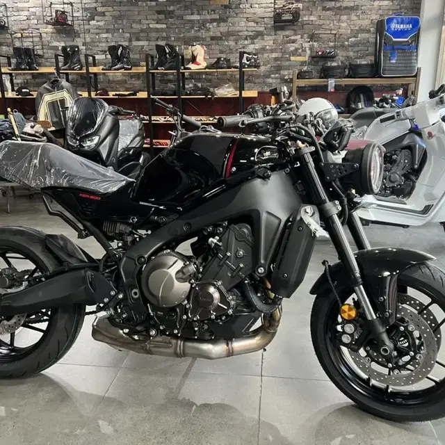 2022년식 야마하 XSR900 미드나이트 블랙 신차 판매합니다