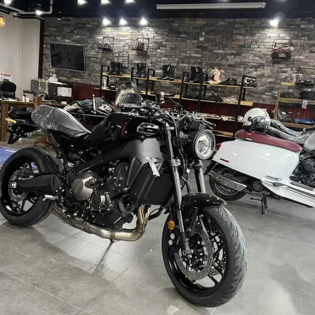 2022년식 야마하 XSR900 미드나이트 블랙 신차 판매합니다