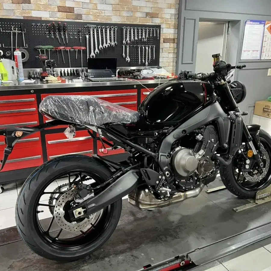 2022년식 야마하 XSR900 미드나이트 블랙 신차 판매합니다