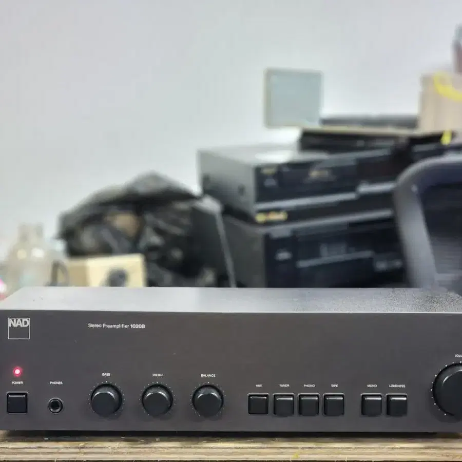 NAD 1020B 프리앰프 팝니다.