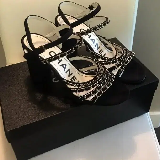 샤넬 샌달 고급 구두 Chanel Shoes 정품샌들