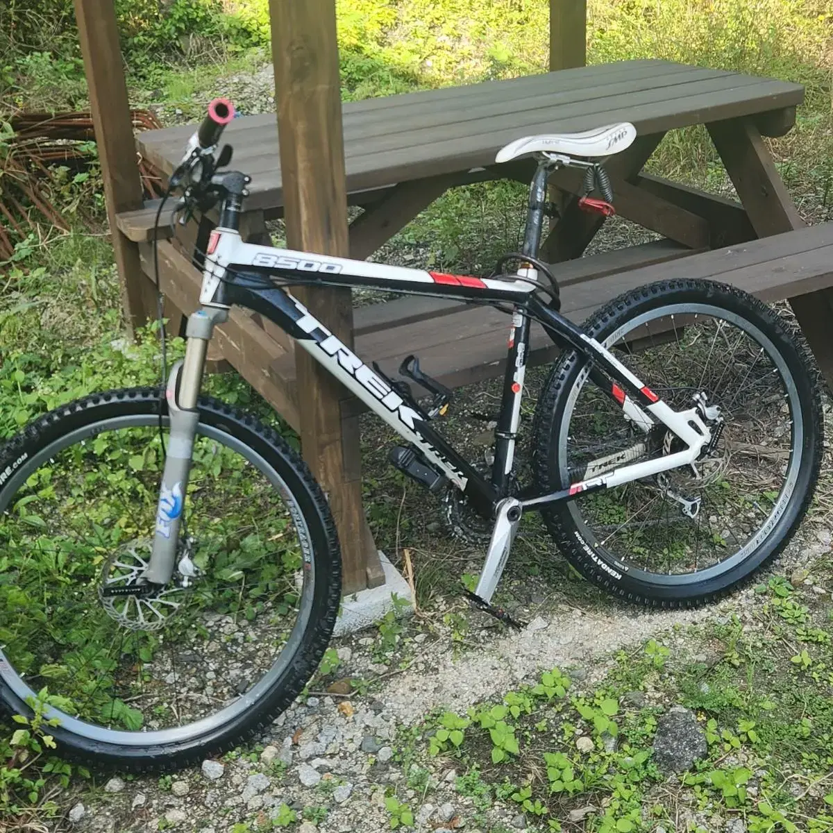 trek8500