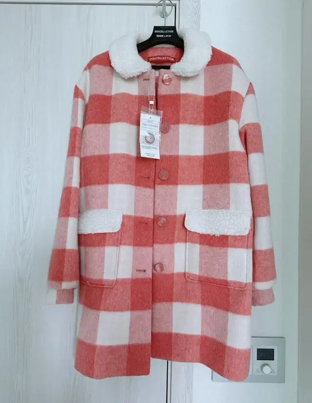 코트 오아이오아이 컬렉션 FUR POINT COAT_pink check