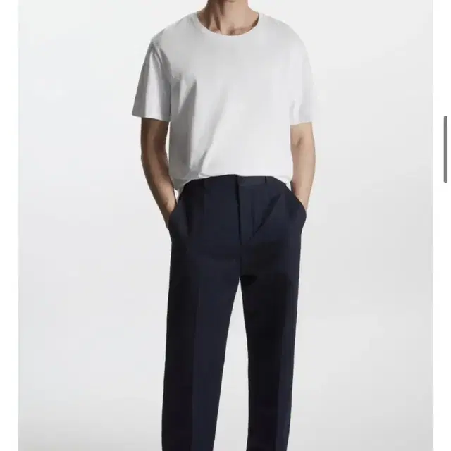 코스 cos 레귤러핏 Relaxed fit tapered trouser