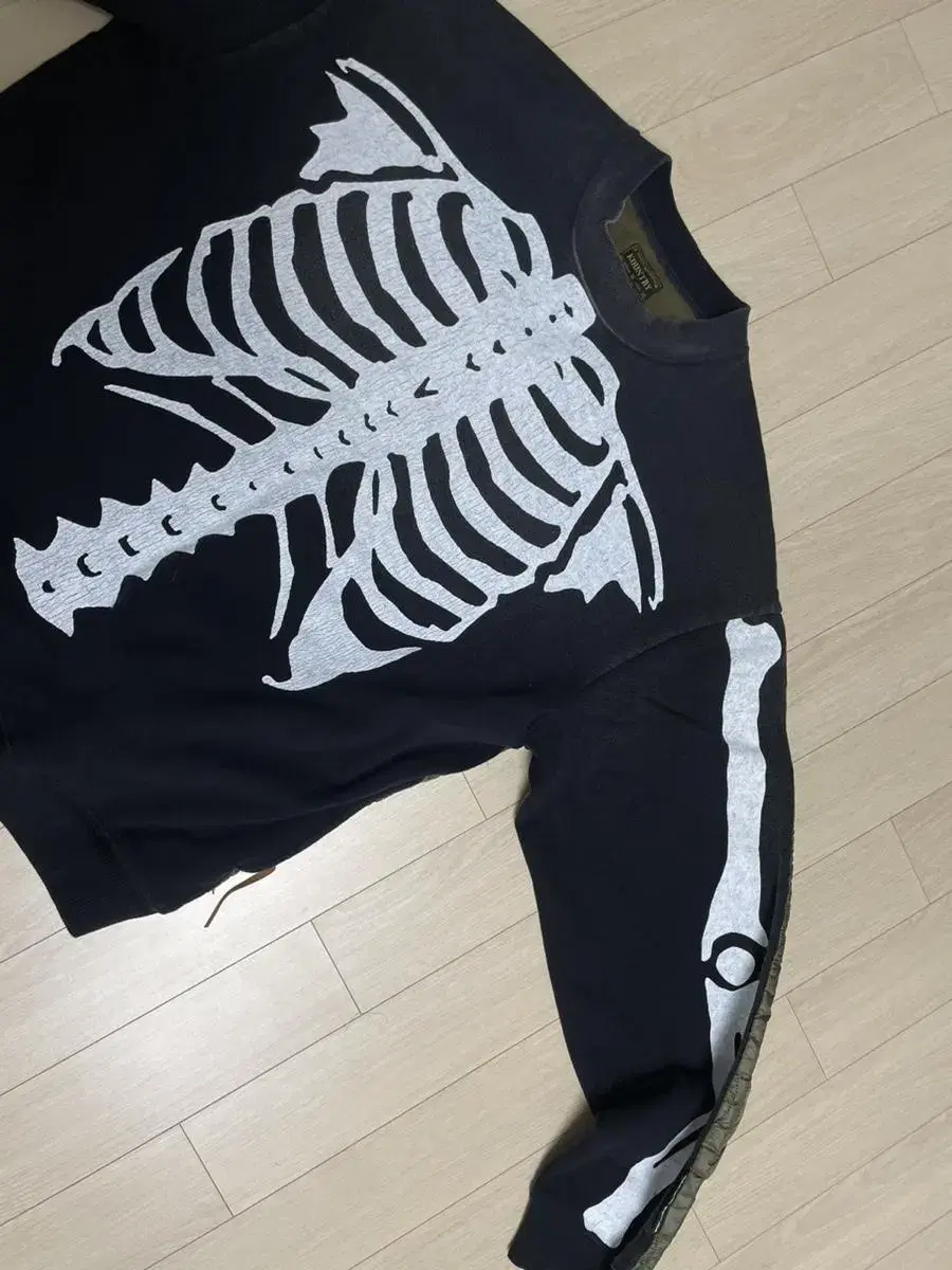 Capital Bone Man-to-Man Size 3