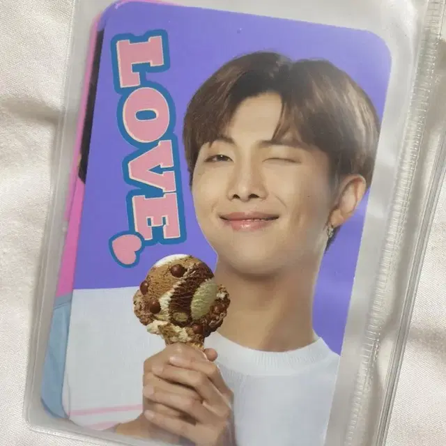 방탄 배라 포카 , 남준석진윤기호석지민태형정국