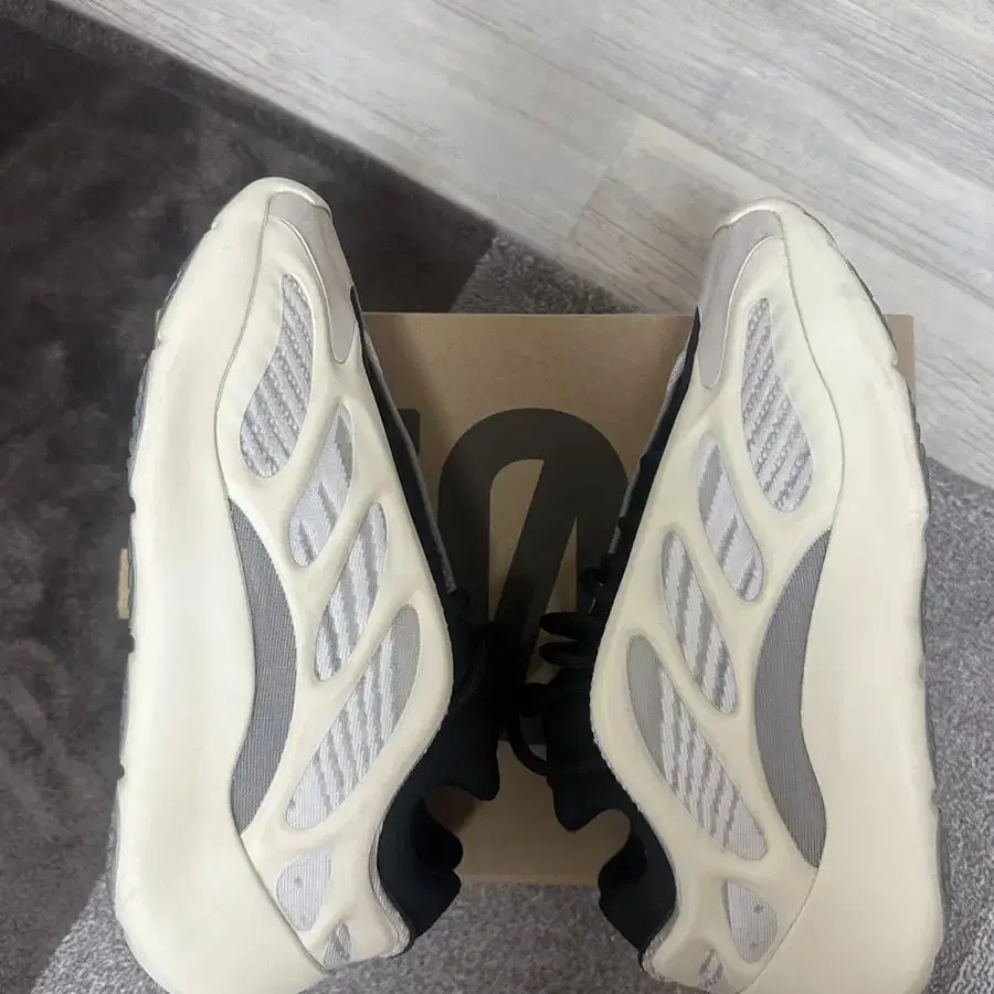 이지 700 V3 아자엘 270size