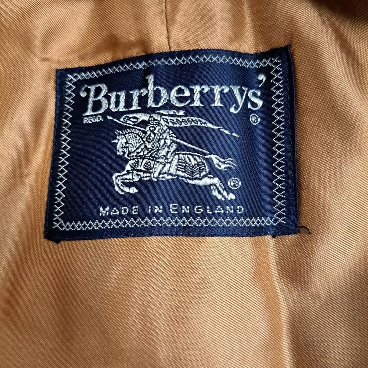 BURBERRY. 사이즈 100~ 정품. 여자용