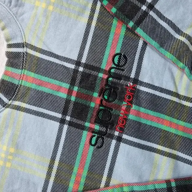 Supreme Plaid Crewneck - Large 팝니다