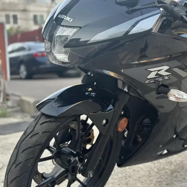 스즈키 gsxr21년식 짧은키로수 요시무라 흑마 판매합니다