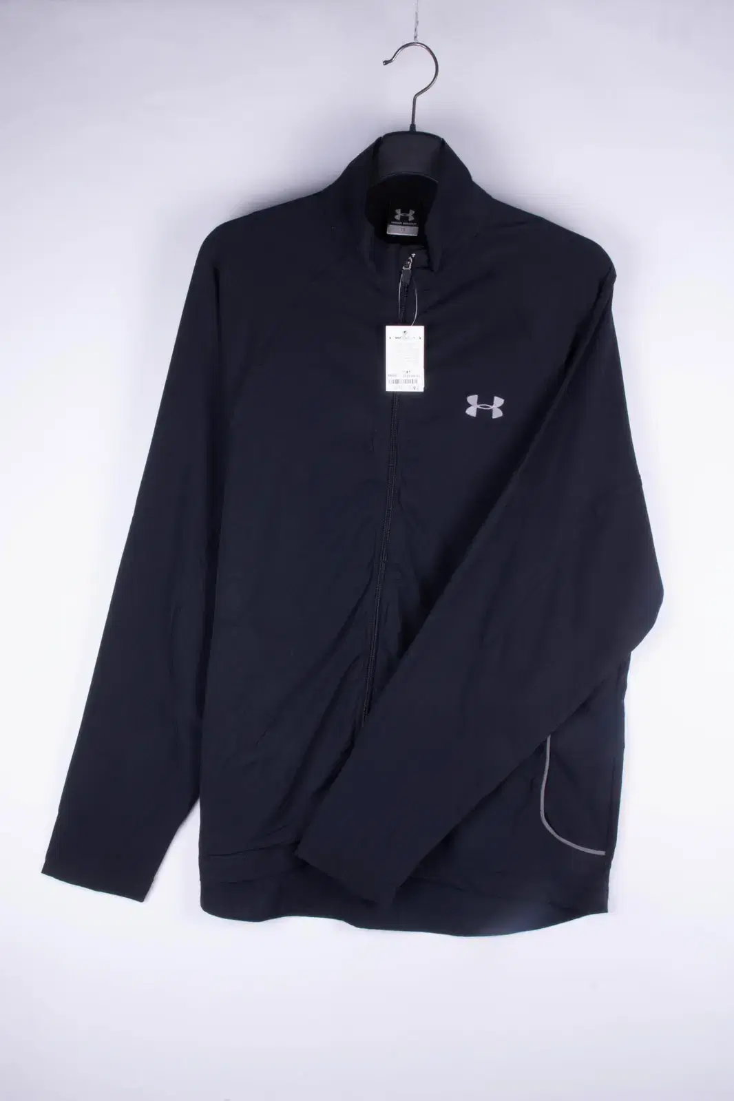 [L] Under Armour Black Jersey