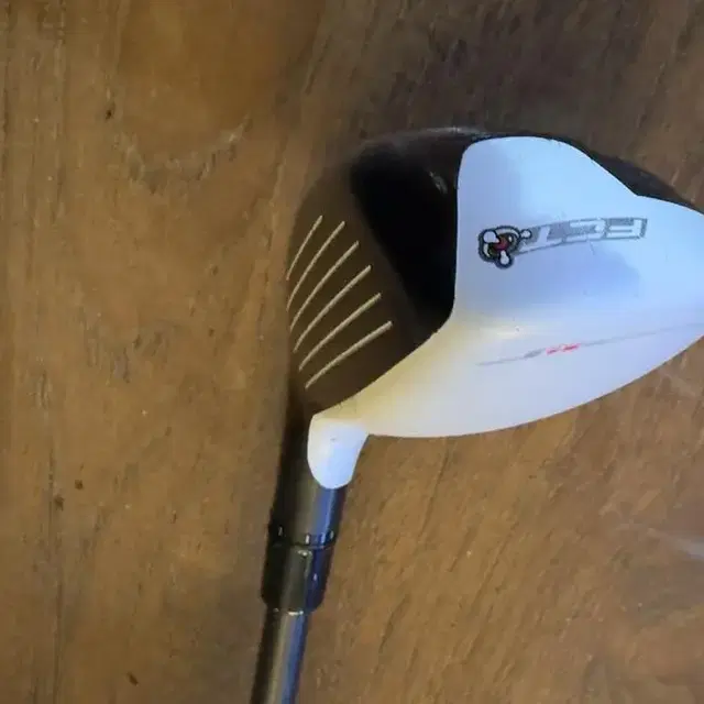 TaylorMade RESCUE 4 21도 R, 3 MID 19도 2개