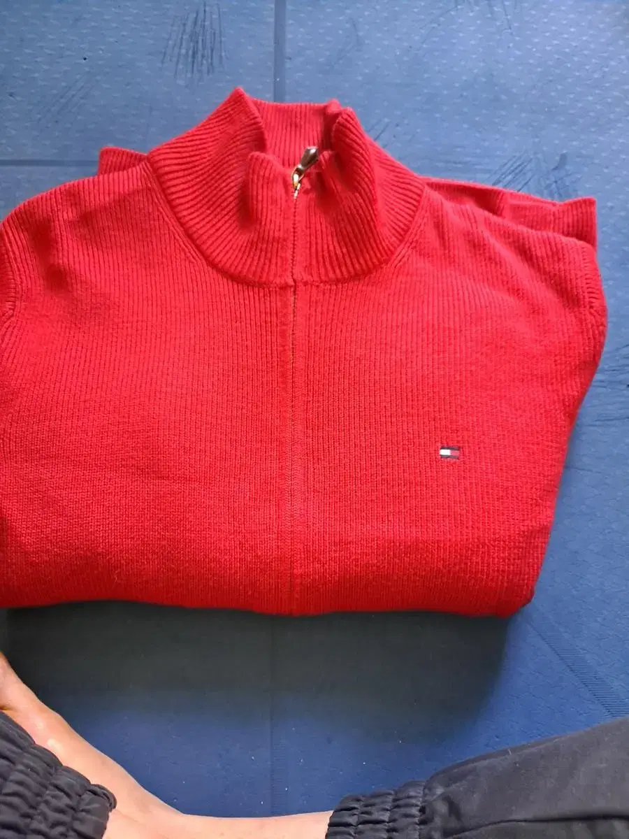 Tommy Hilfiger Wool Knit Zip Up