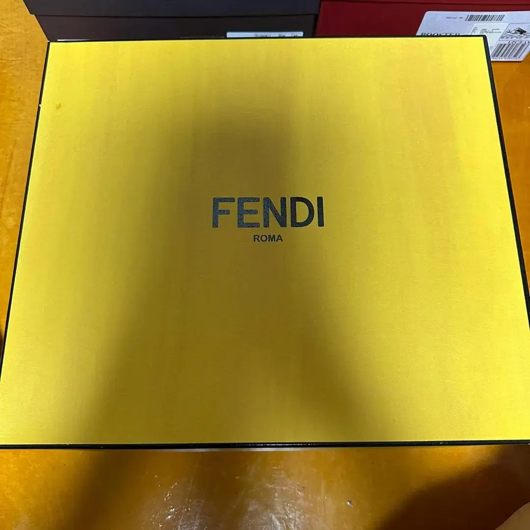 FENDI  남성 스니커즈[새상품]