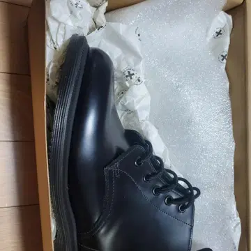 Dr martens hot sale emmeline 39