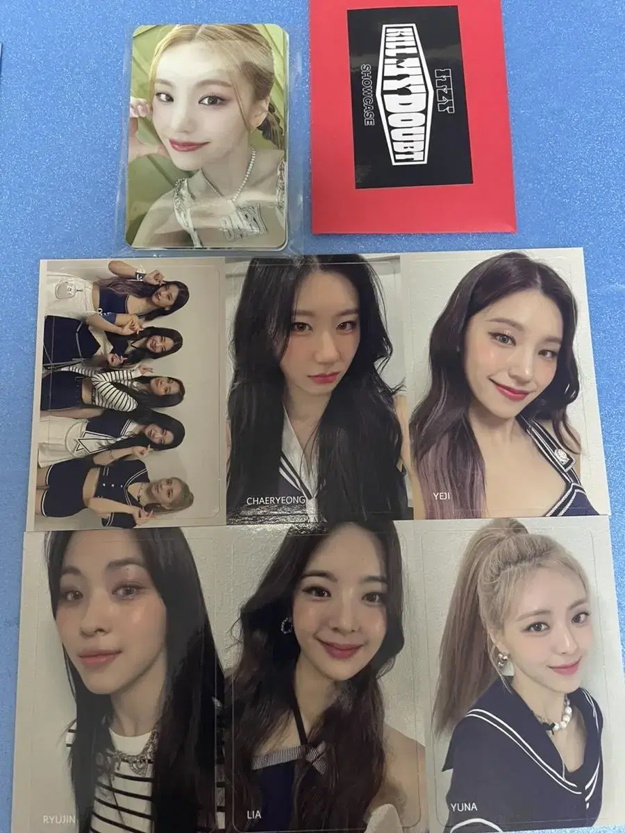 itzy showcase sells photo cards