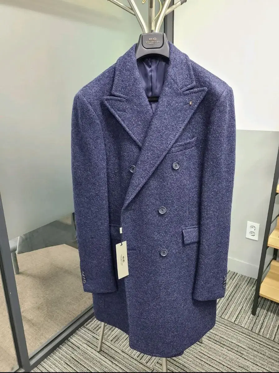 꼬르넬리아니 CORNELIANI 더블브레스트 체크 코트 54