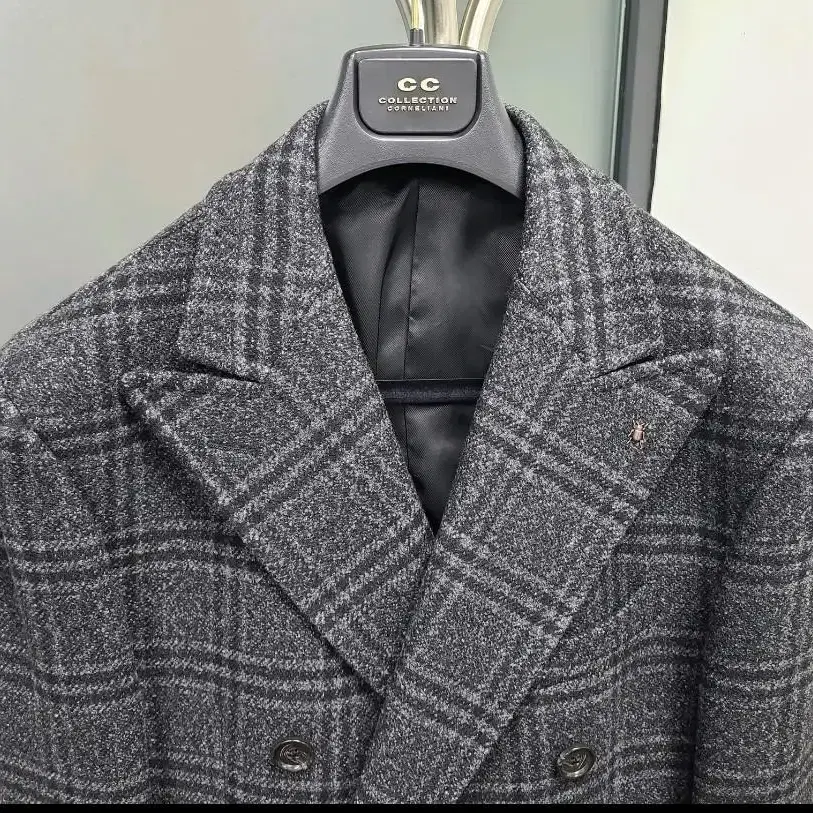 꼬르넬리아니 CORNELIANI 더블브레스트 체크 코트 54