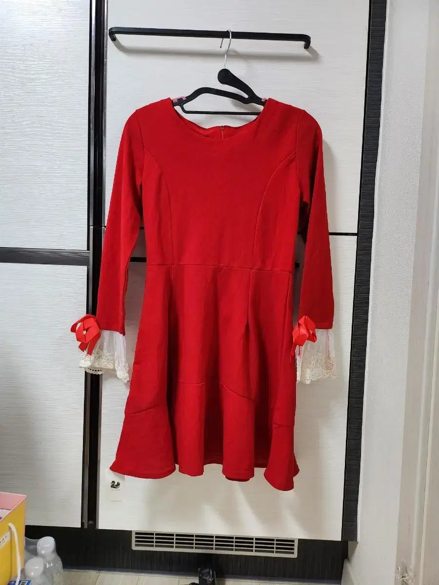 (NEW)Black duck lace ribbon ONEPIECE Red