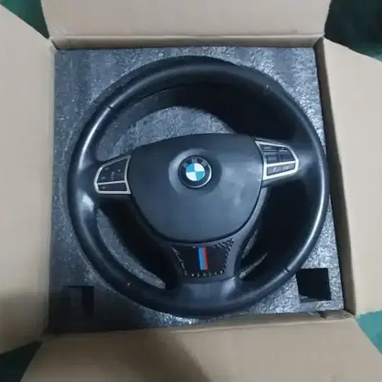 BMW F10  2012년식  정품 핸들+에어백