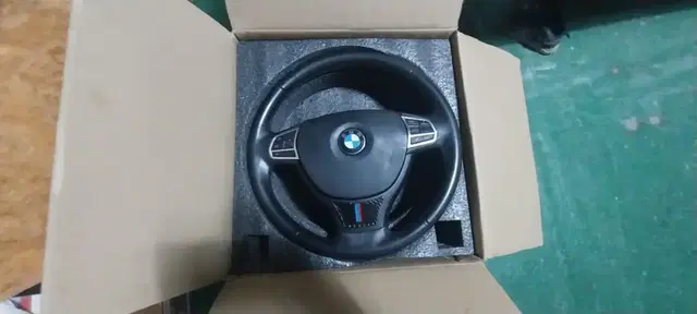 BMW F10  2012년식  정품 핸들+에어백