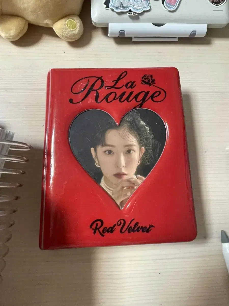 Red Velvet LaRouge irene collectbook WTS