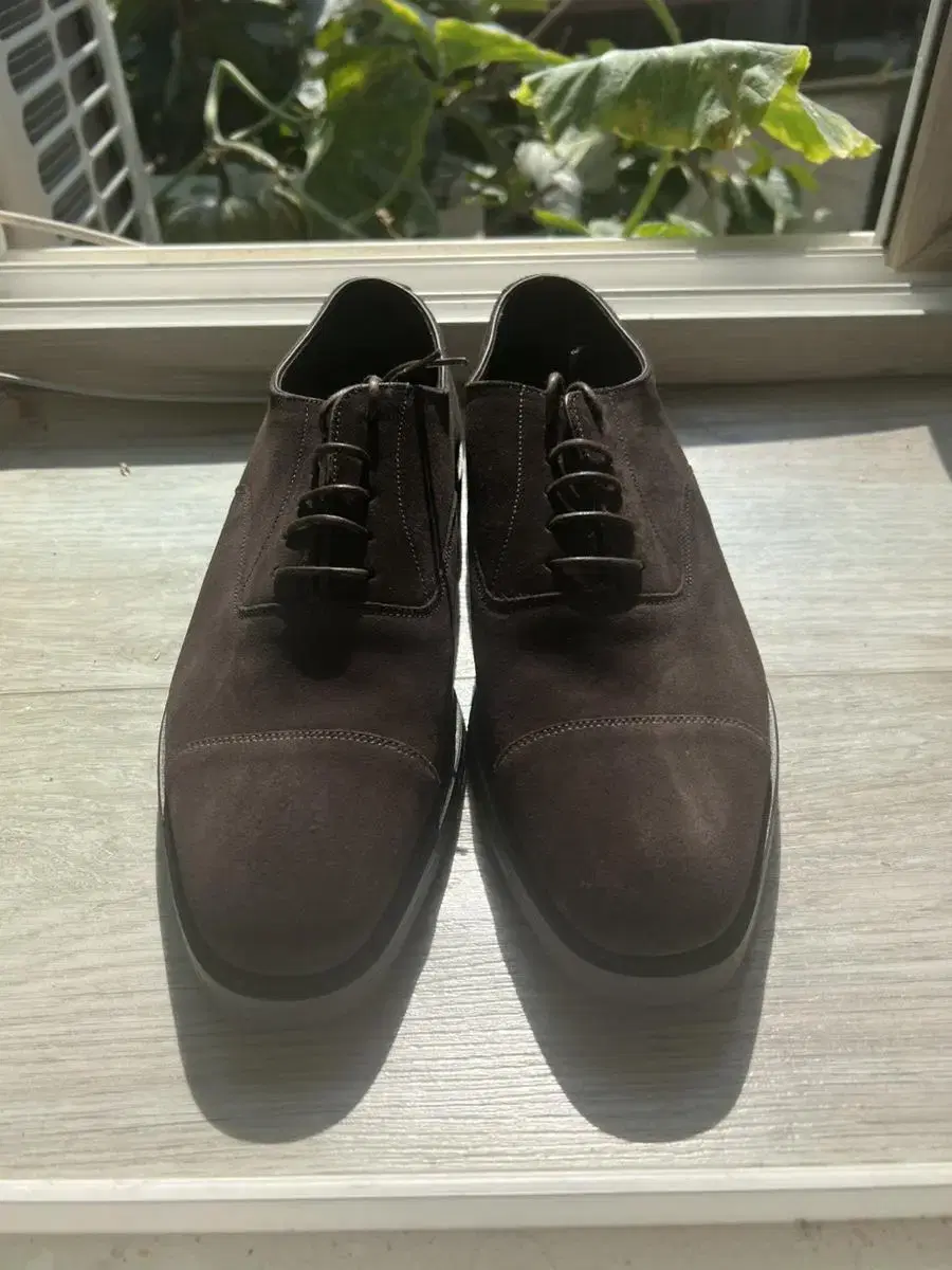 Loake Aldwych suede