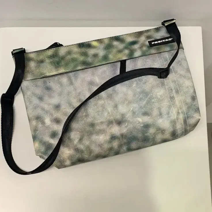 프라이탁 루 숄더백 F553 LOU SHOULDER BAG