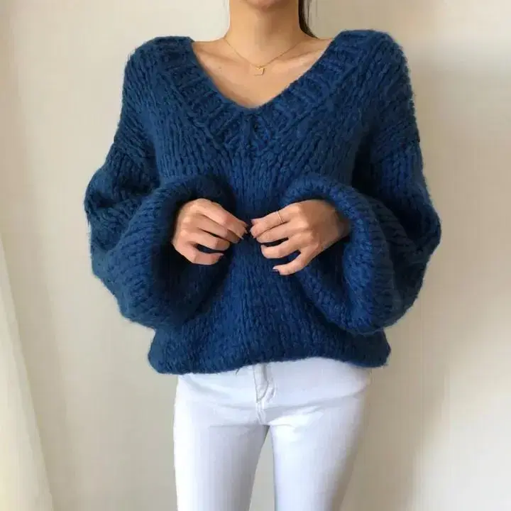 Handmade V-neck Oversized Knit