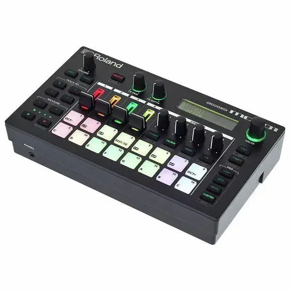 Roland MC-101