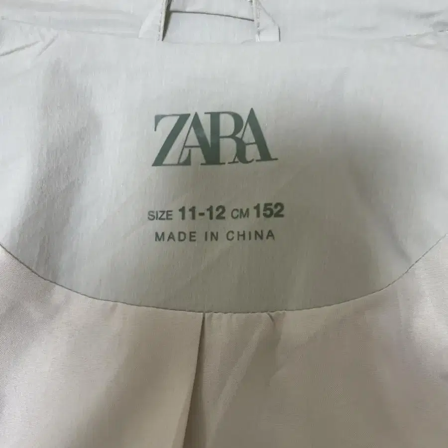 여아용 ZARA 바바리자켓 (사이즈 11-12 / 152cm)