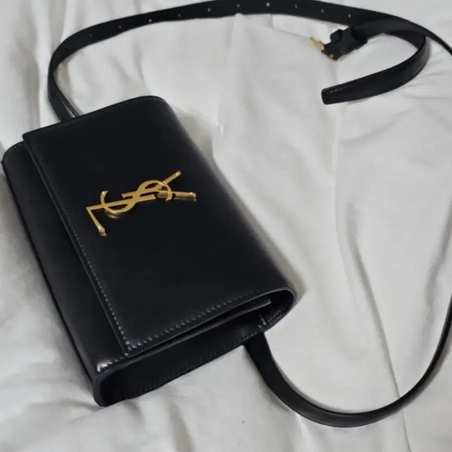 YSL 생로랑 케이트 벨트백 블랙