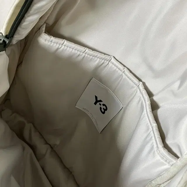 Y-3 테크라이트 백팩