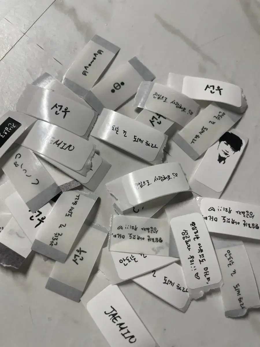 We're giving away idol handwritten label paper!