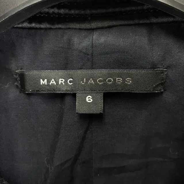 빈티지 MARC JACOBS 새틴 폴리 디테일 크롭 울자켓