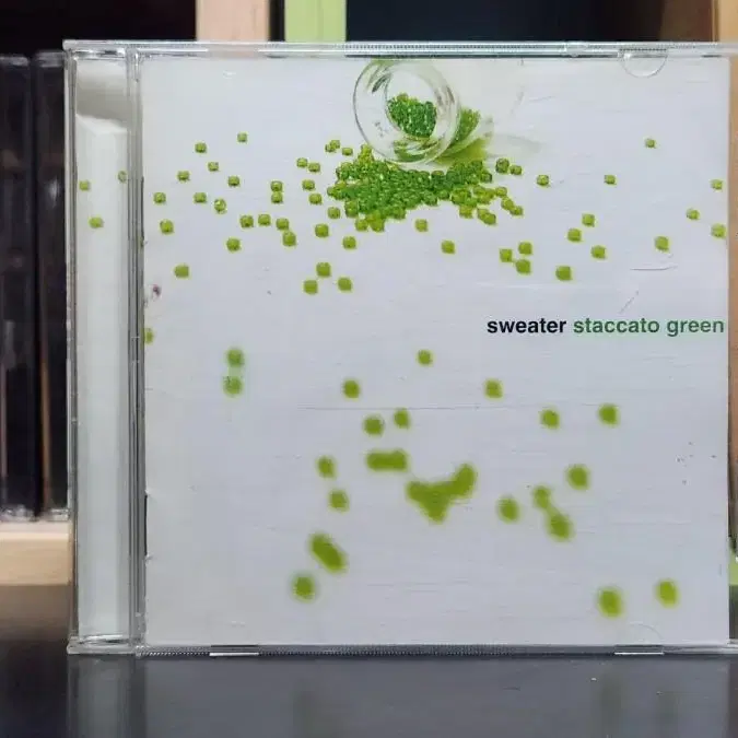 스웨터 CD staccato green