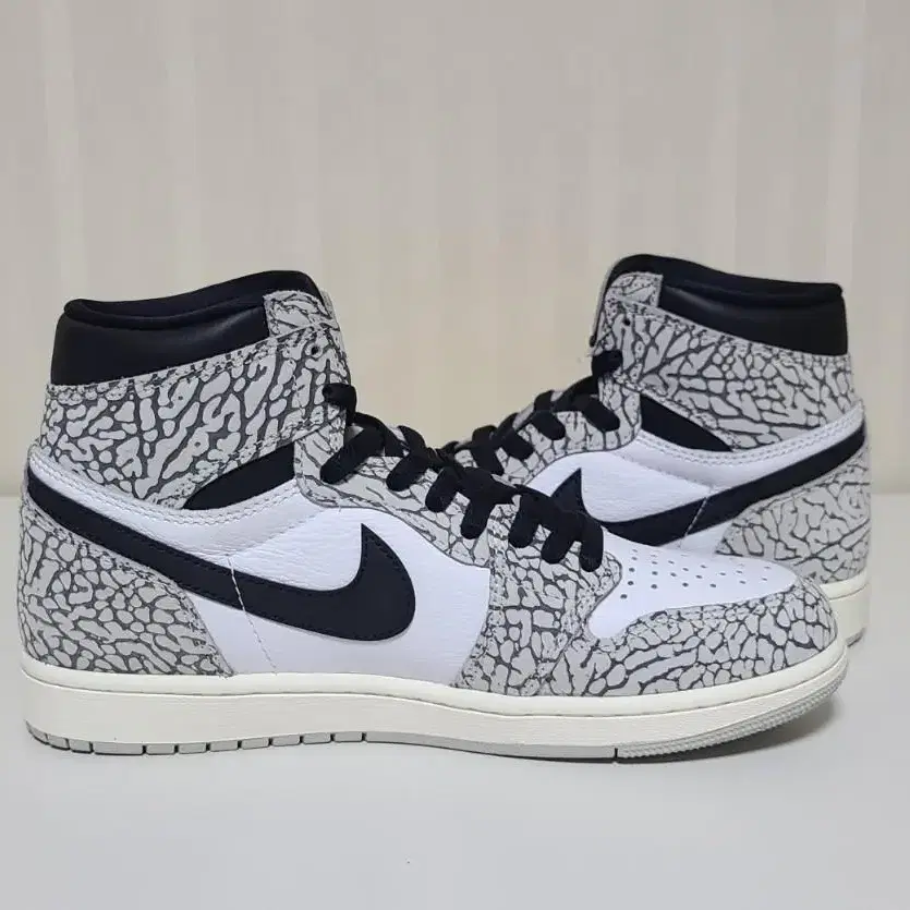 나이키 Jordan 1 Retro High OG White Cement