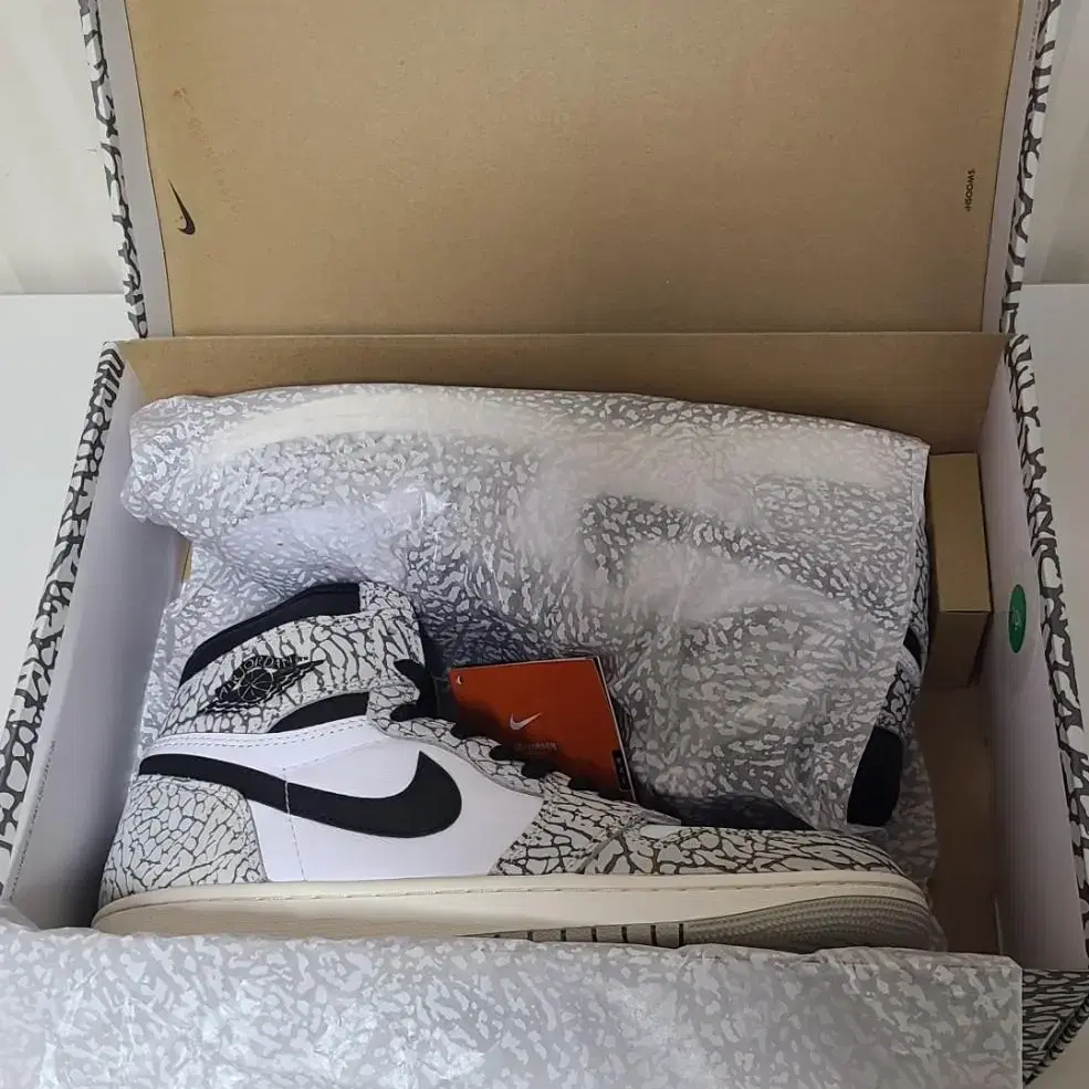 나이키 Jordan 1 Retro High OG White Cement