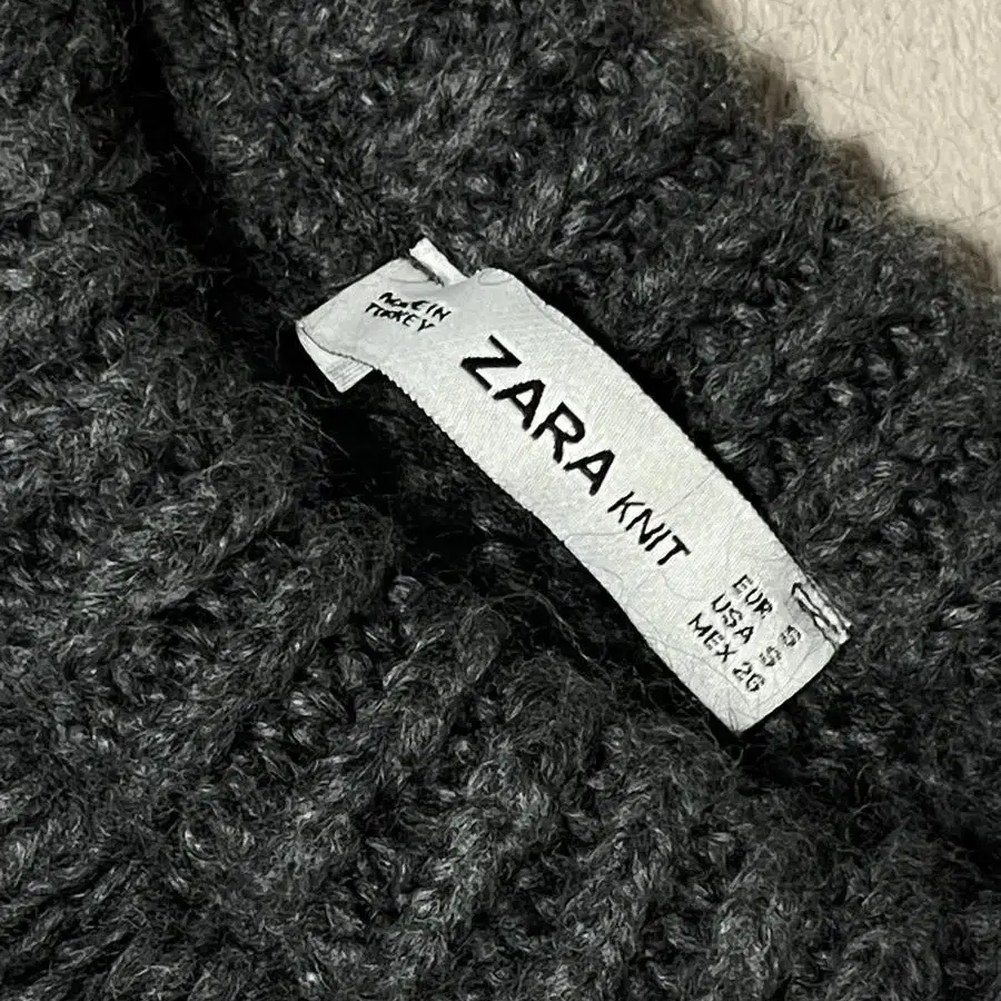 ZARA 니트