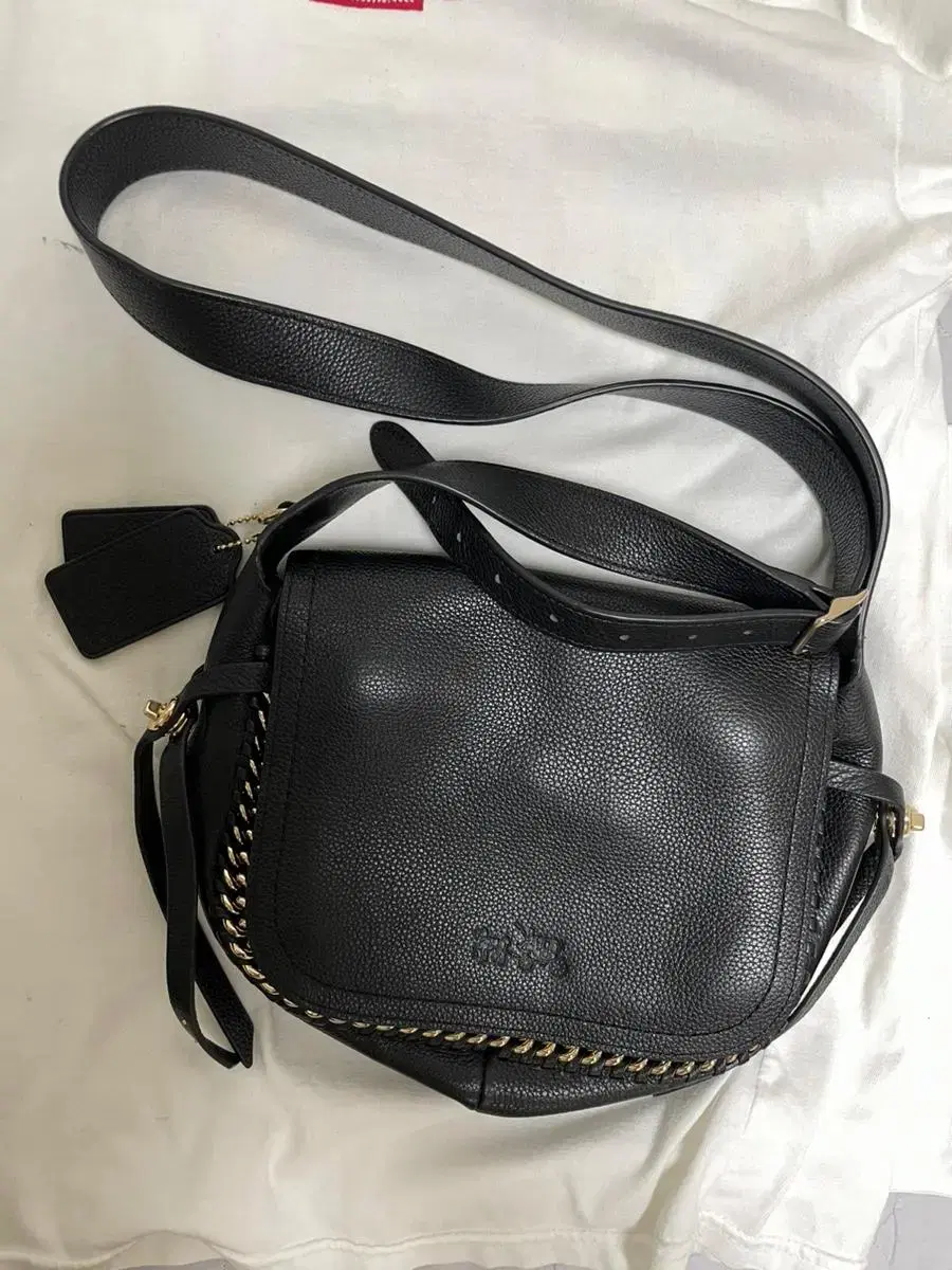 Genuine Coach crossbody bag (in excellent condition)