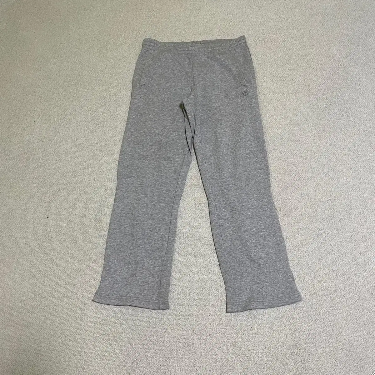 M Adidas Sweatpants N.1137