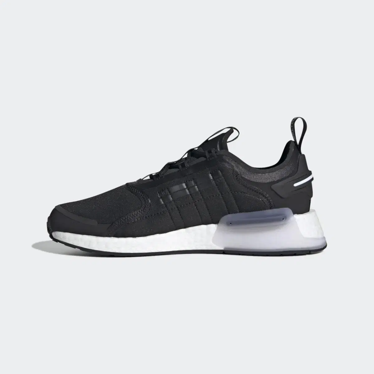 아디다스 NMD V3 런닝화  남녀공용