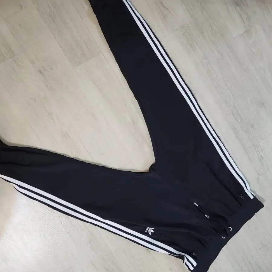 아디다스 adidas low crotch pant